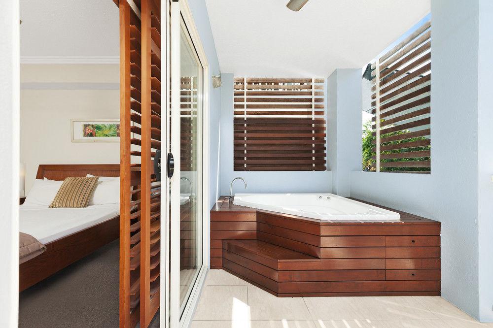 Aparthotel Mantra Aqueous On Port Port Douglas Exterior foto